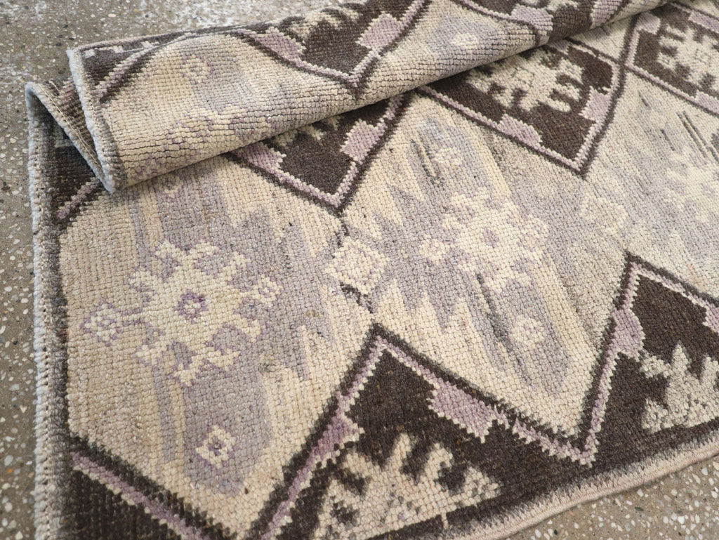 Vintage Turkish Anatolian Rug, No.18280 - Staging
