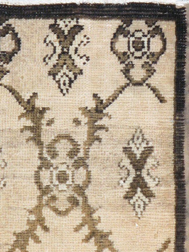 Vintage Turkish Anatolian Rug, No.18282 - Staging