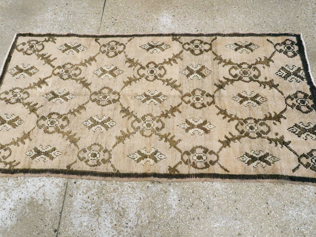Vintage Turkish Anatolian Rug, No.18282 - Staging