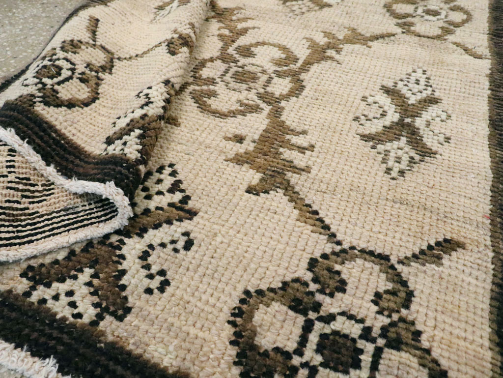 Vintage Turkish Anatolian Rug, No.18282 - Staging