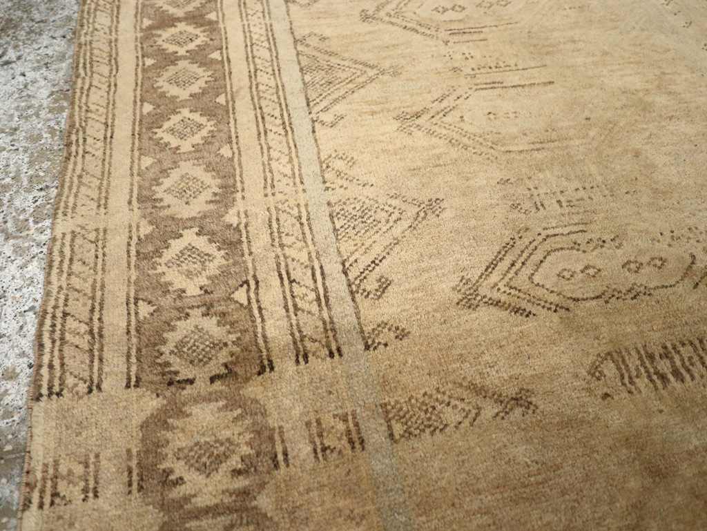 Vintage Oushak Rug, No.18285 - Staging