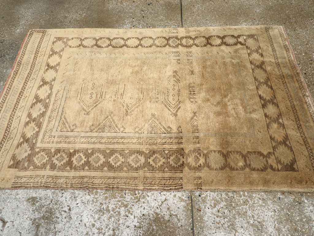 Vintage Oushak Rug, No.18285 - Staging