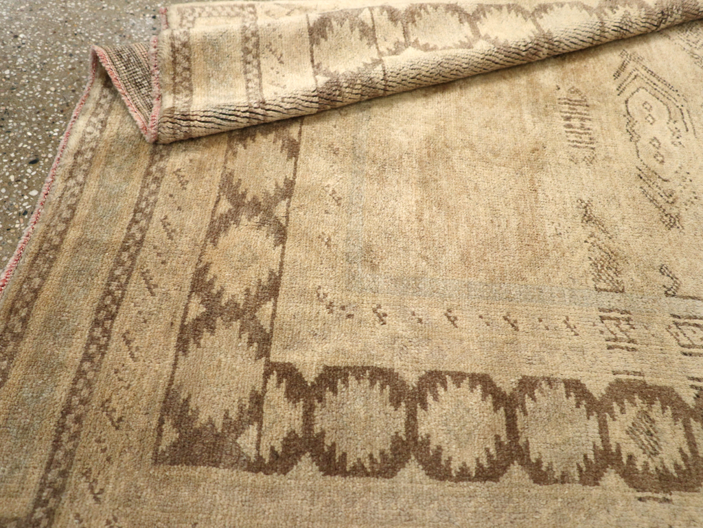 Vintage Oushak Rug, No.18285 - Staging