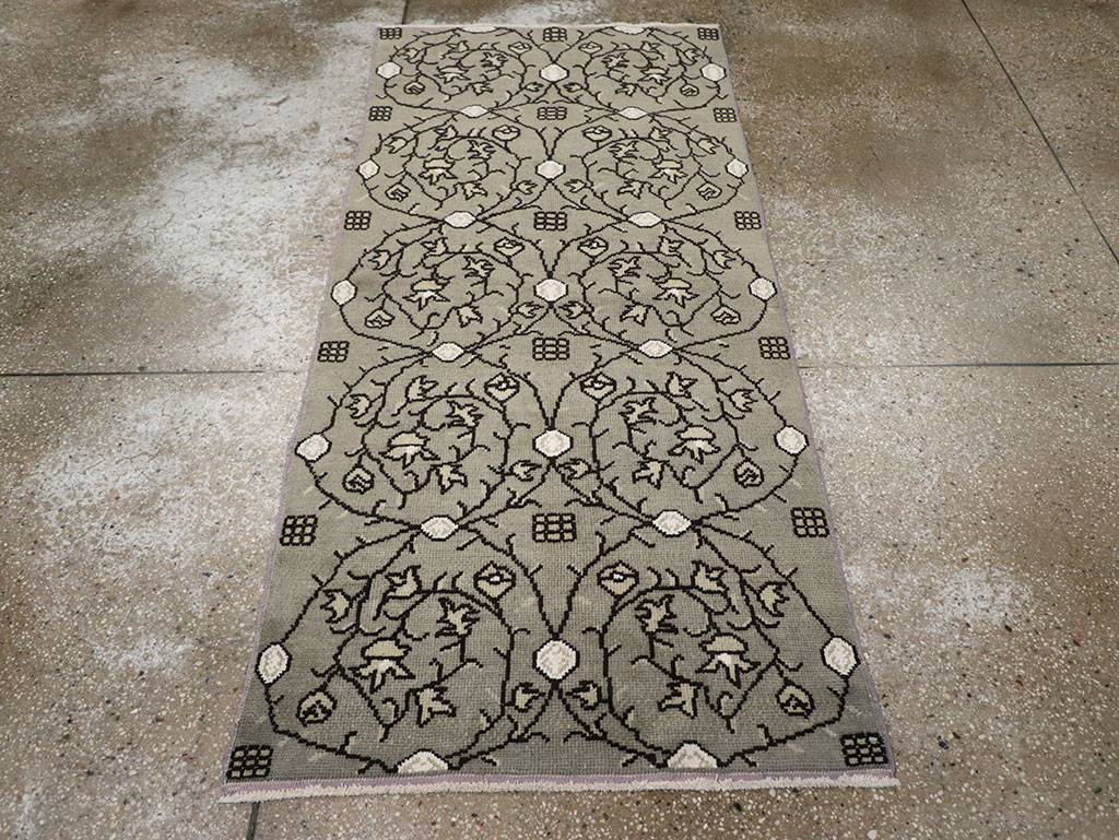 Vintage Turkish Anatolian Rug, No.18300 - Staging