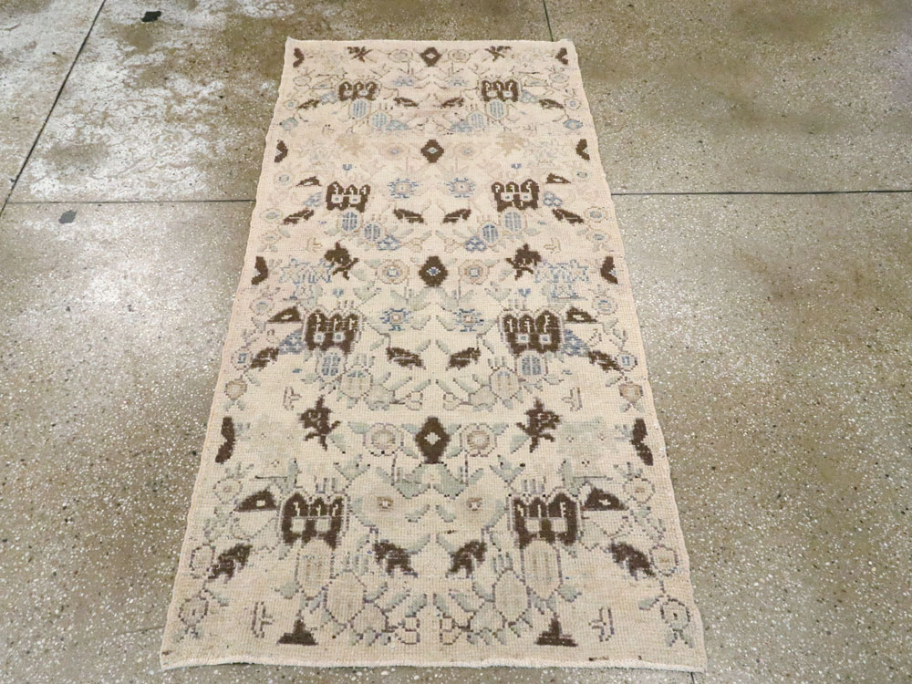 Vintage Turkish Anatolian Rug, No.18306 - Staging