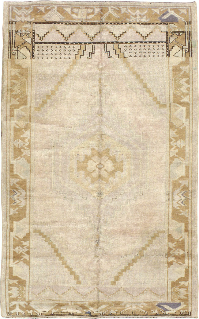 Vintage Turkish Oushak Rug, No.18314 - Staging