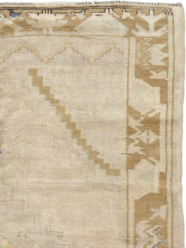 Vintage Turkish Oushak Rug, No.18314 - Staging
