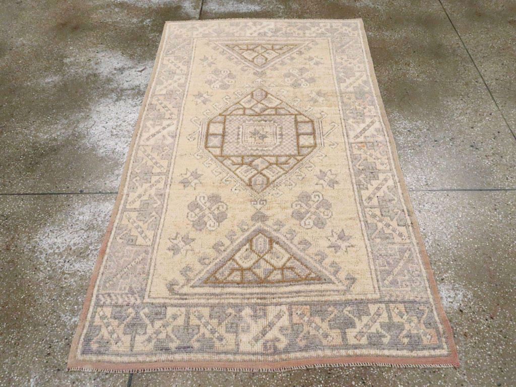 Vintage Turkish Anatolian Rug, No.18315 - Staging
