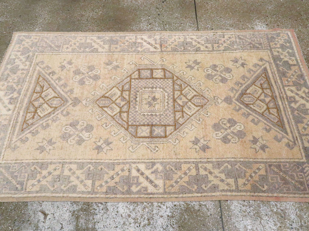 Vintage Turkish Anatolian Rug, No.18315 - Staging