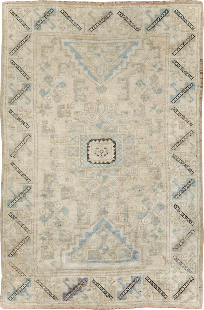 Vintage Anatolian Rug, No.18316 - Staging