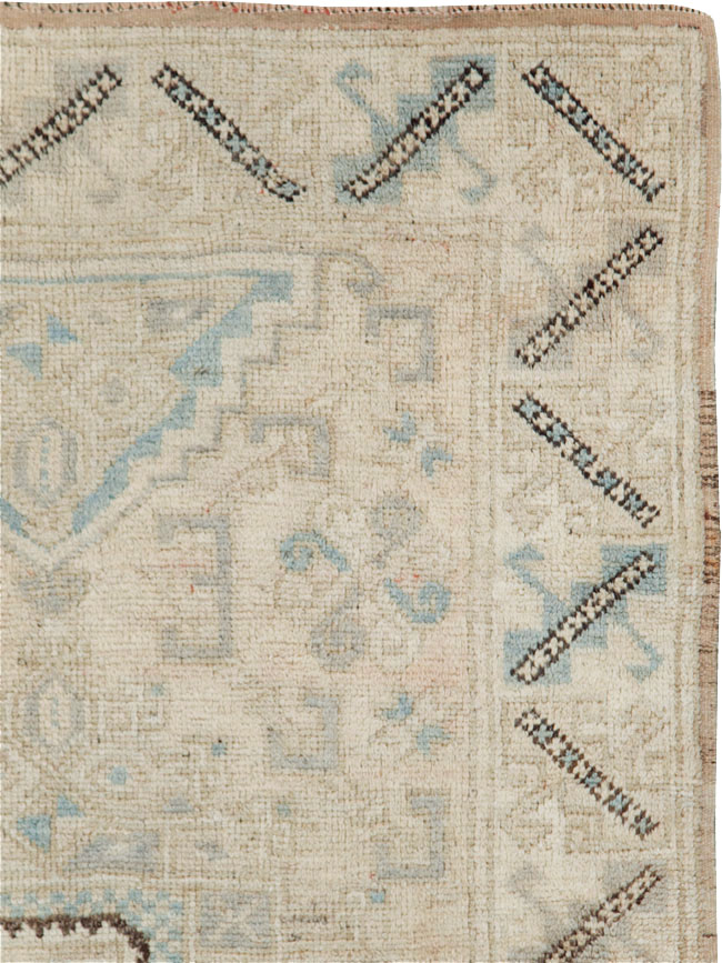 Vintage Anatolian Rug, No.18316 - Staging