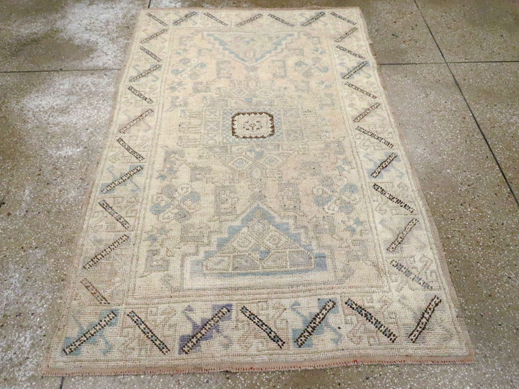 Vintage Anatolian Rug, No.18316 - Staging