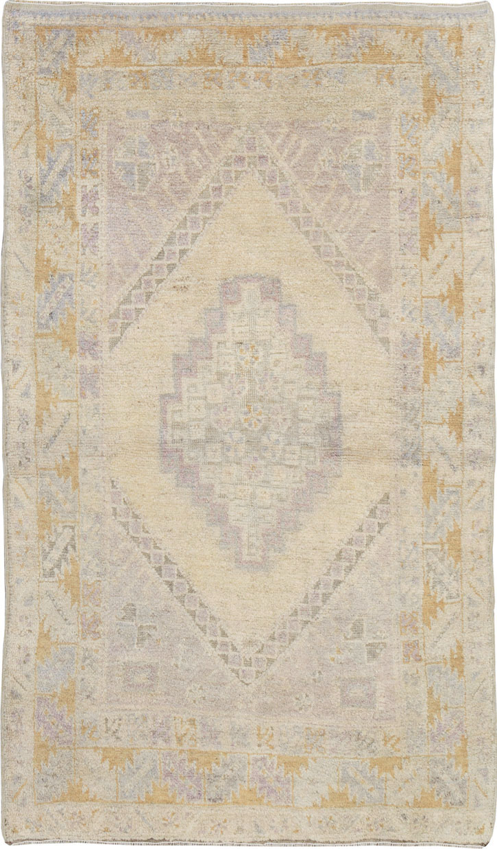 Vintage Turkish Oushak Rug, No.18319 - Staging