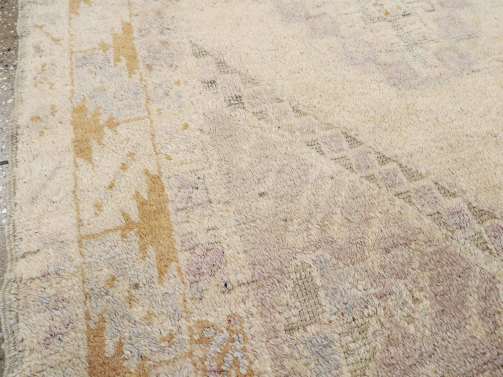 Vintage Turkish Oushak Rug, No.18319 - Staging