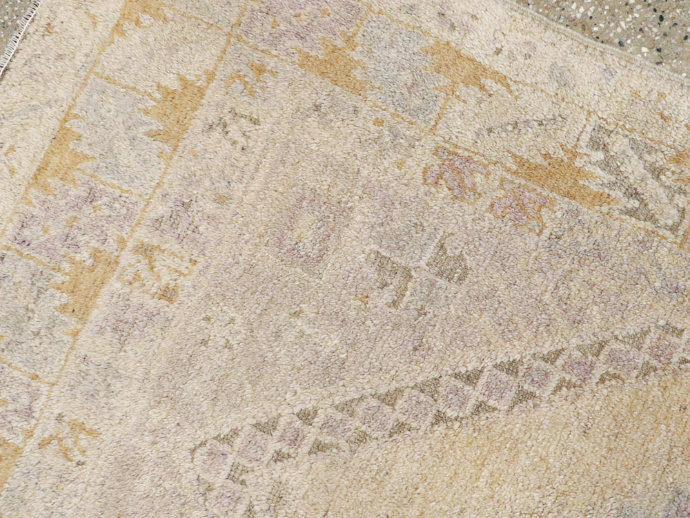 Vintage Turkish Oushak Rug, No.18319 - Staging