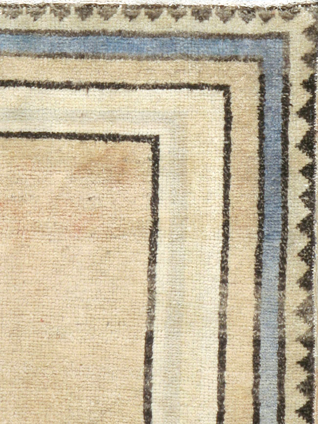 Vintage Turkish Anatolian Rug, No.18324 - Staging