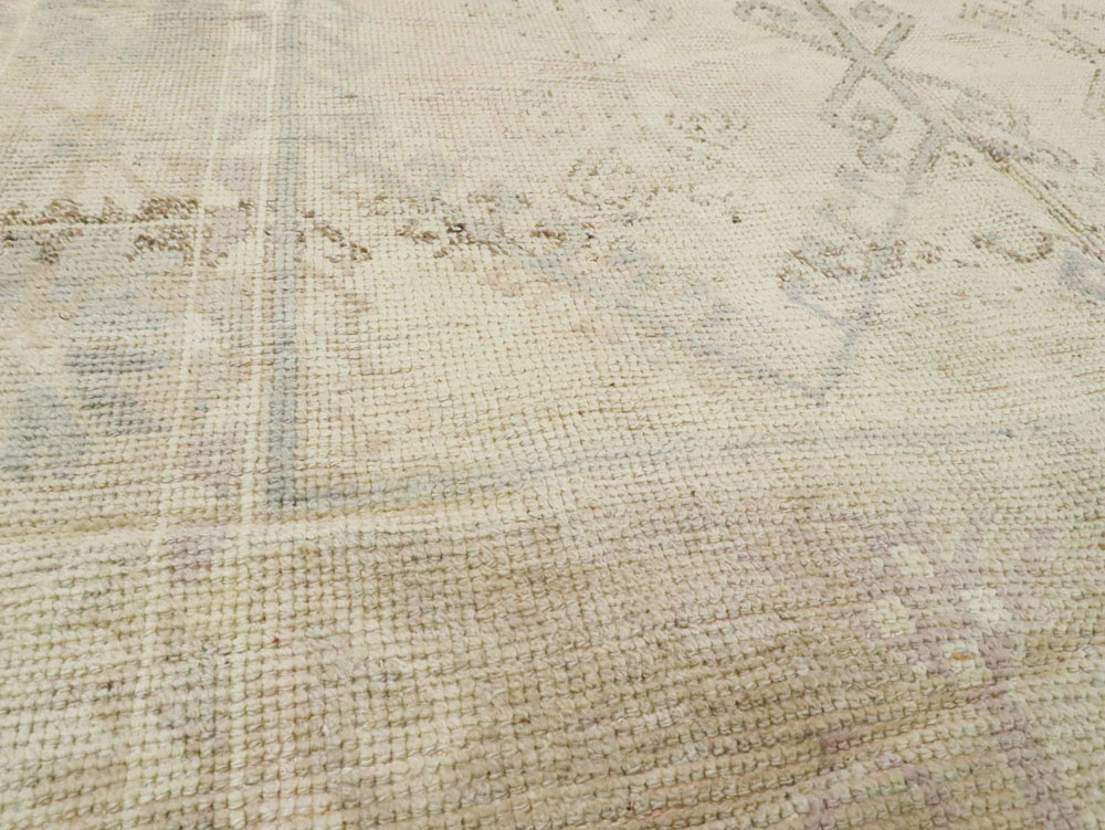 Vintage Turkish Oushak Rug, No.18326 - Staging