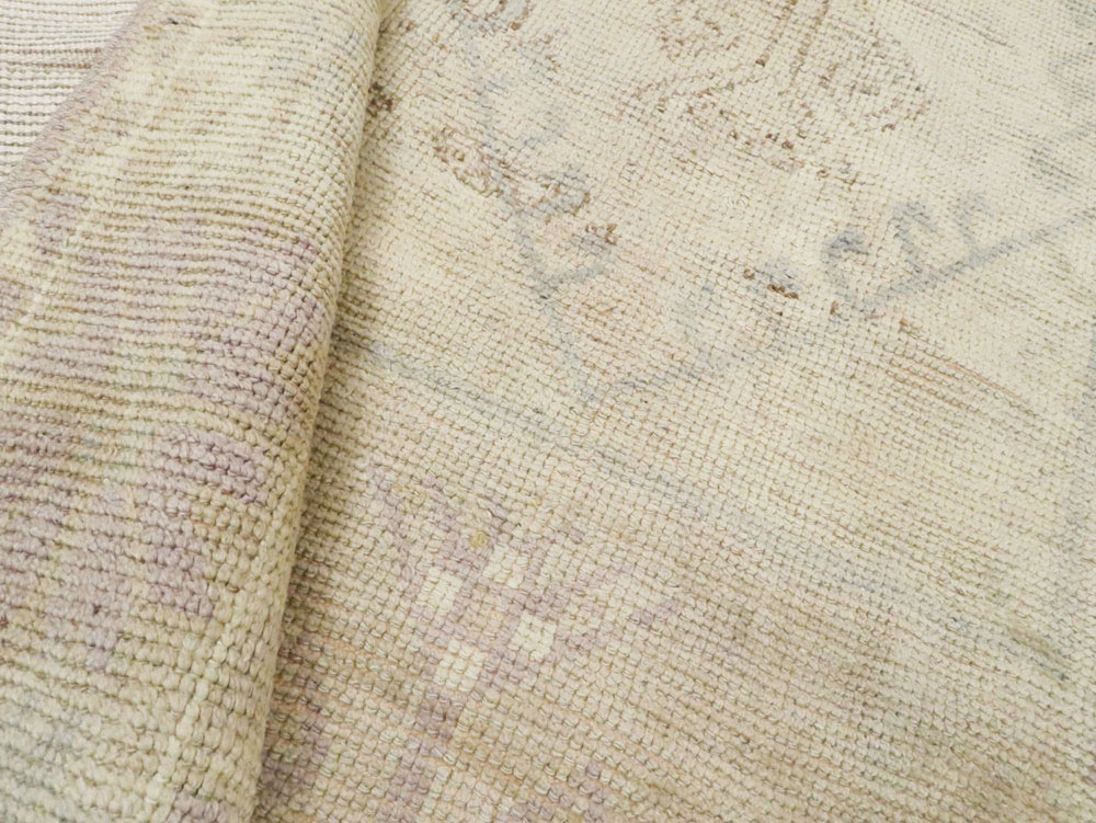 Vintage Turkish Oushak Rug, No.18326 - Staging