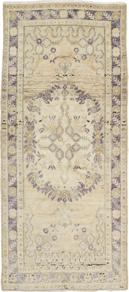 Vintage Turkish Oushak Rug, No.18328 - Staging