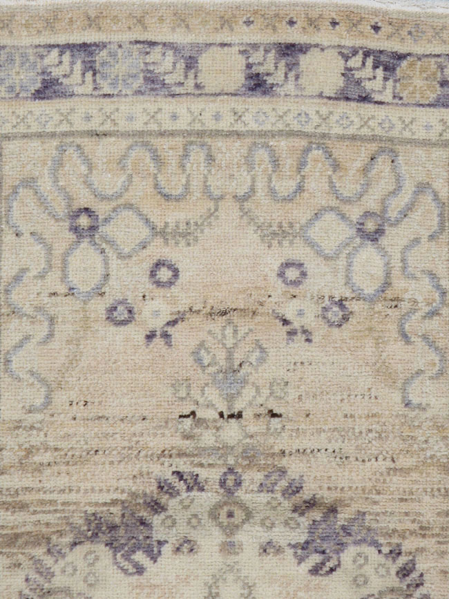 Vintage Turkish Oushak Rug, No.18328 - Staging