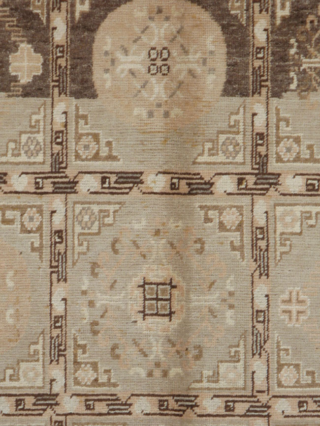 Vintage East Turkestan Khotan Carpet, No.18368 - Staging