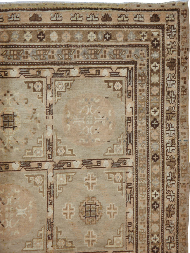 Vintage East Turkestan Khotan Carpet, No.18368 - Staging