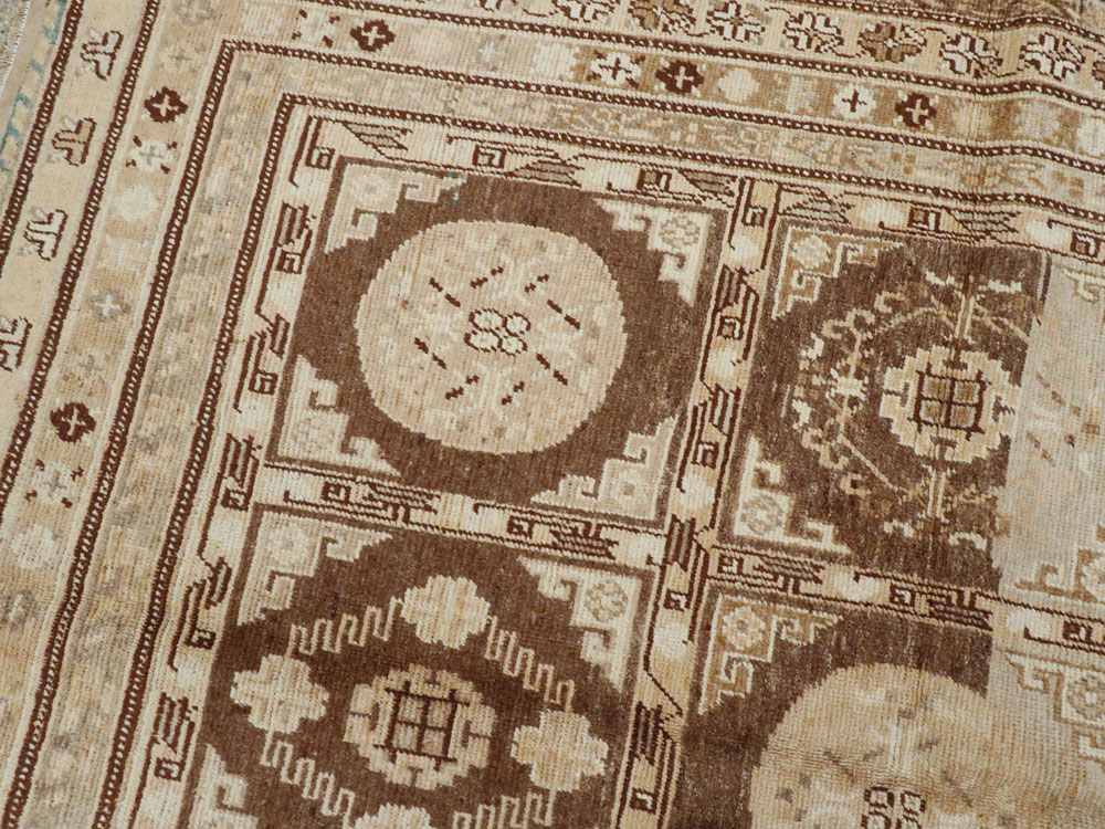 Vintage East Turkestan Khotan Carpet, No.18368 - Staging