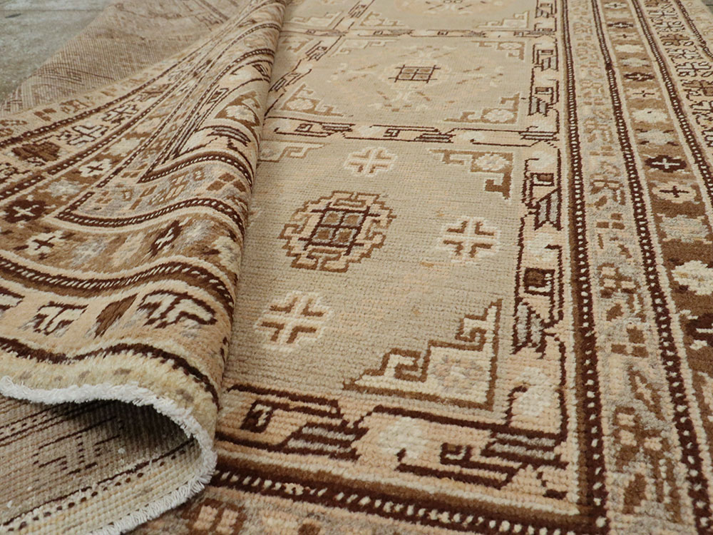 Vintage East Turkestan Khotan Carpet, No.18368 - Staging