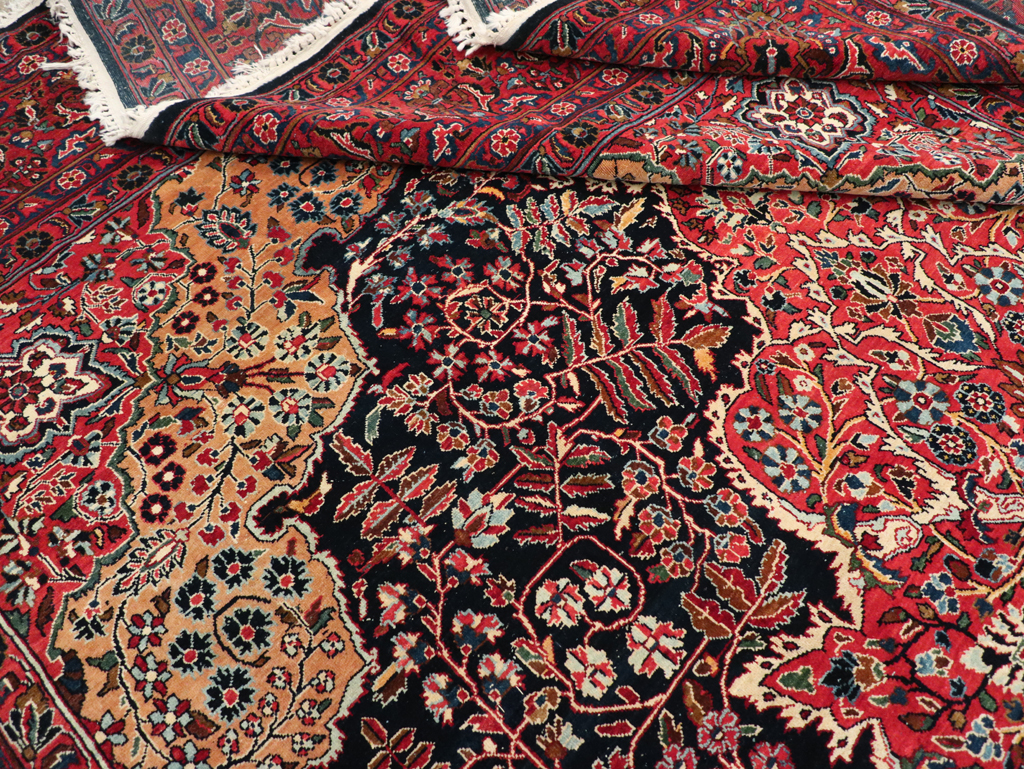 Antique Persian Sarouk Carpet, No.18387 - Staging