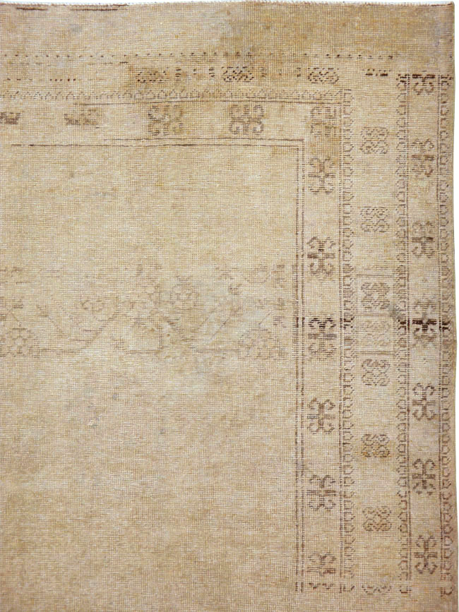 Vintage East Turkestan Khotan Carpet, No.18403 - Staging