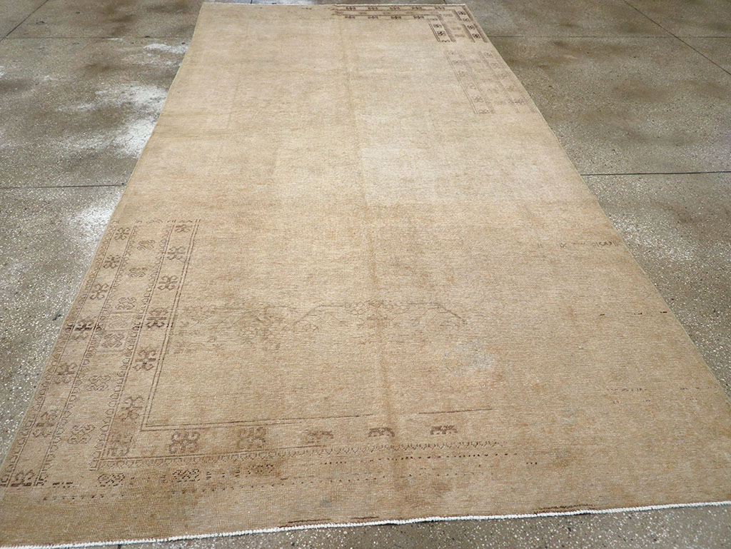 Vintage East Turkestan Khotan Carpet, No.18403 - Staging