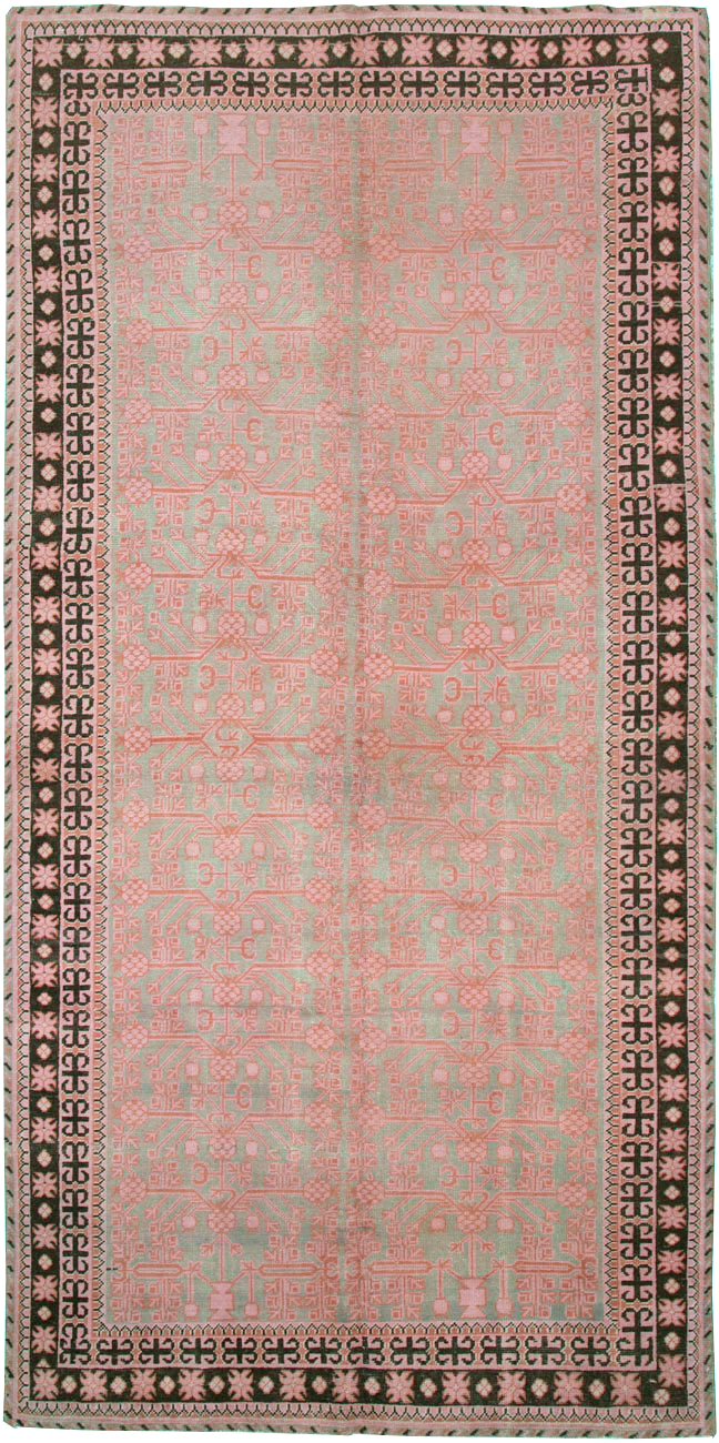 Vintage East Turkestan Khotan Carpet, No.18409 - Staging