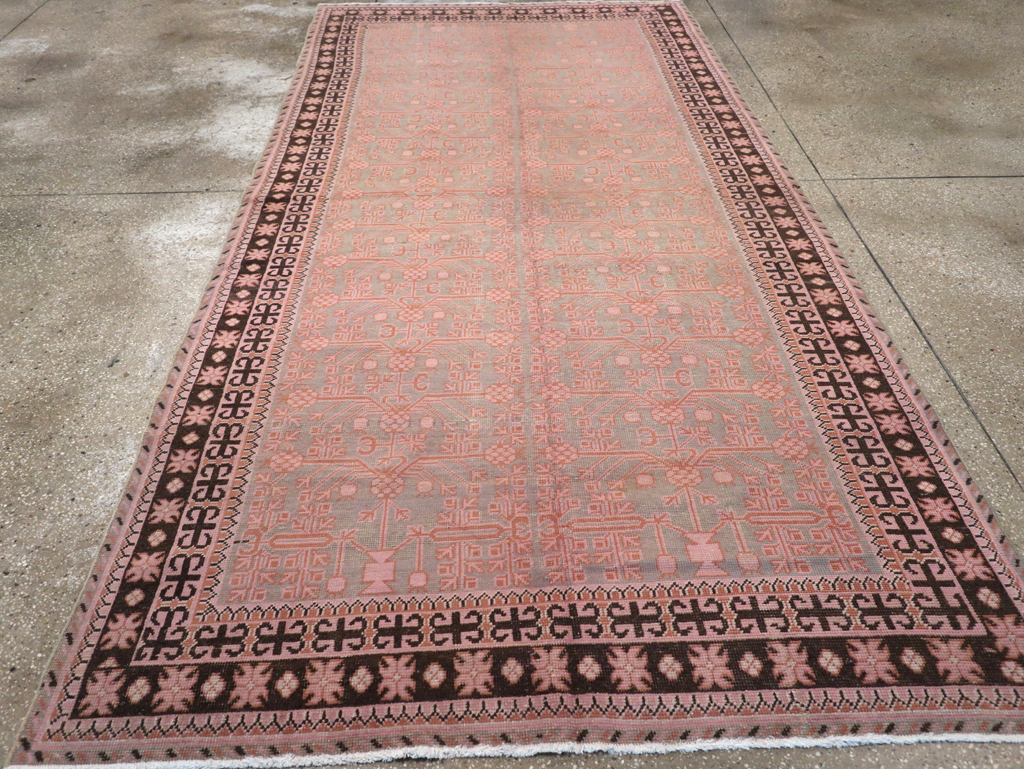 Vintage East Turkestan Khotan Carpet, No.18409 - Staging