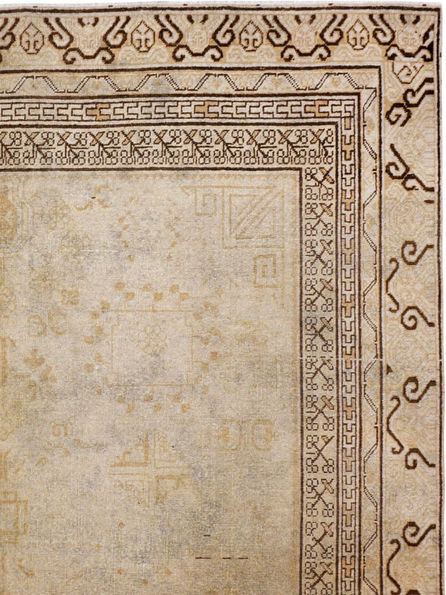 Vintage East Turkestan Khotan Carpet, No.18411 - Staging