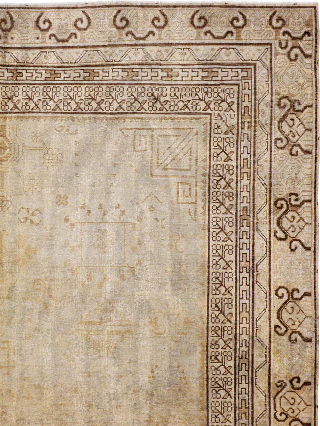 Vintage East Turkestan Khotan Carpet, No.18411 - Staging