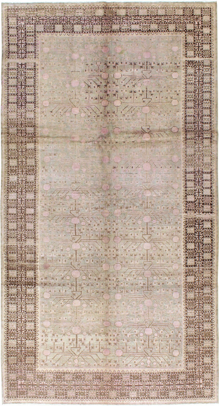 Vintage East Turkestan Khotan Carpet, No.18426 - Staging