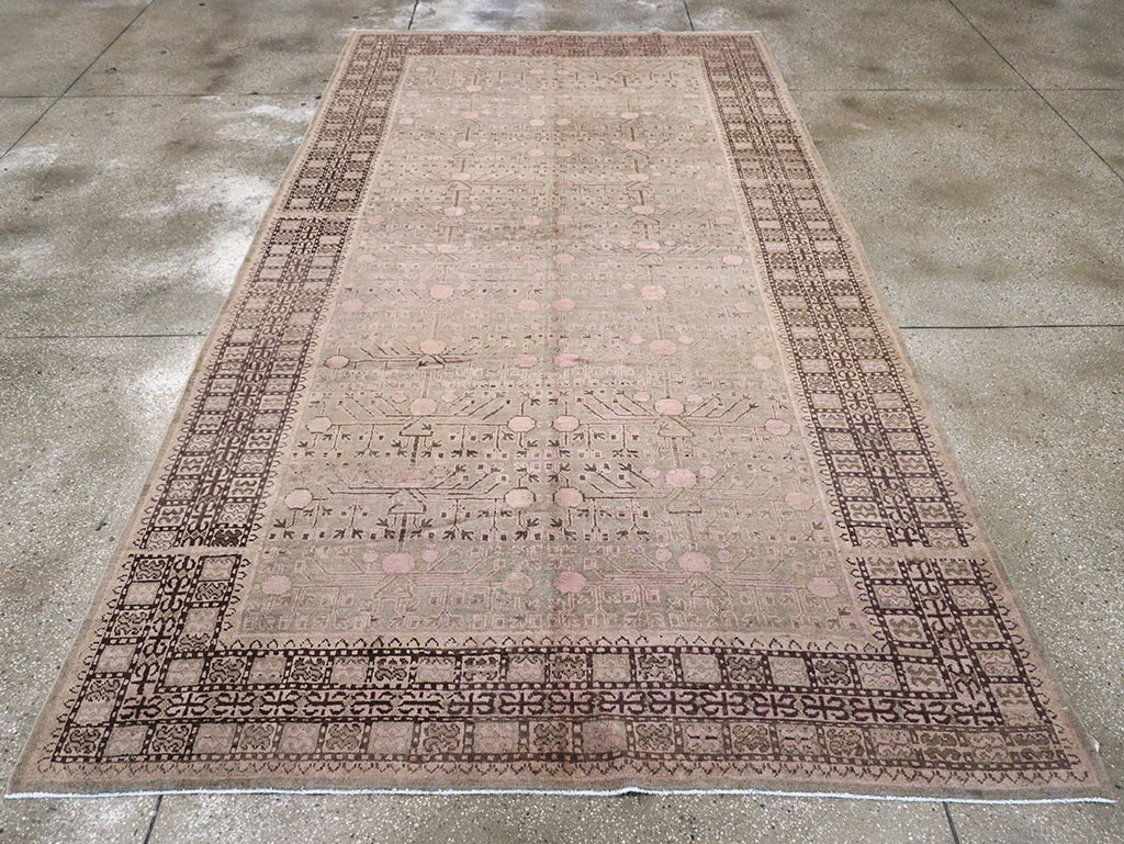 Vintage East Turkestan Khotan Carpet, No.18426 - Staging