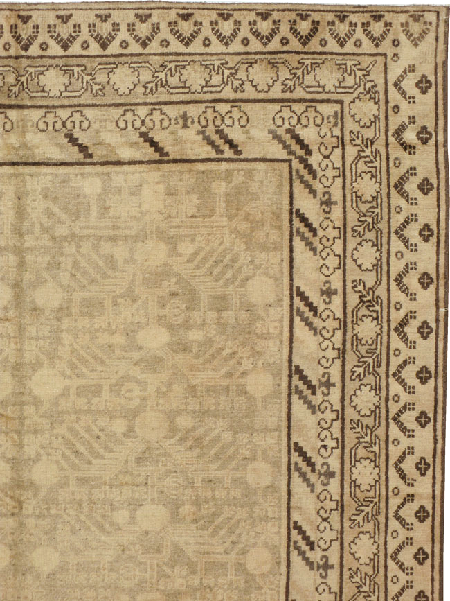 Vintage East Turkestan Khotan Carpet, No.18439 - Staging