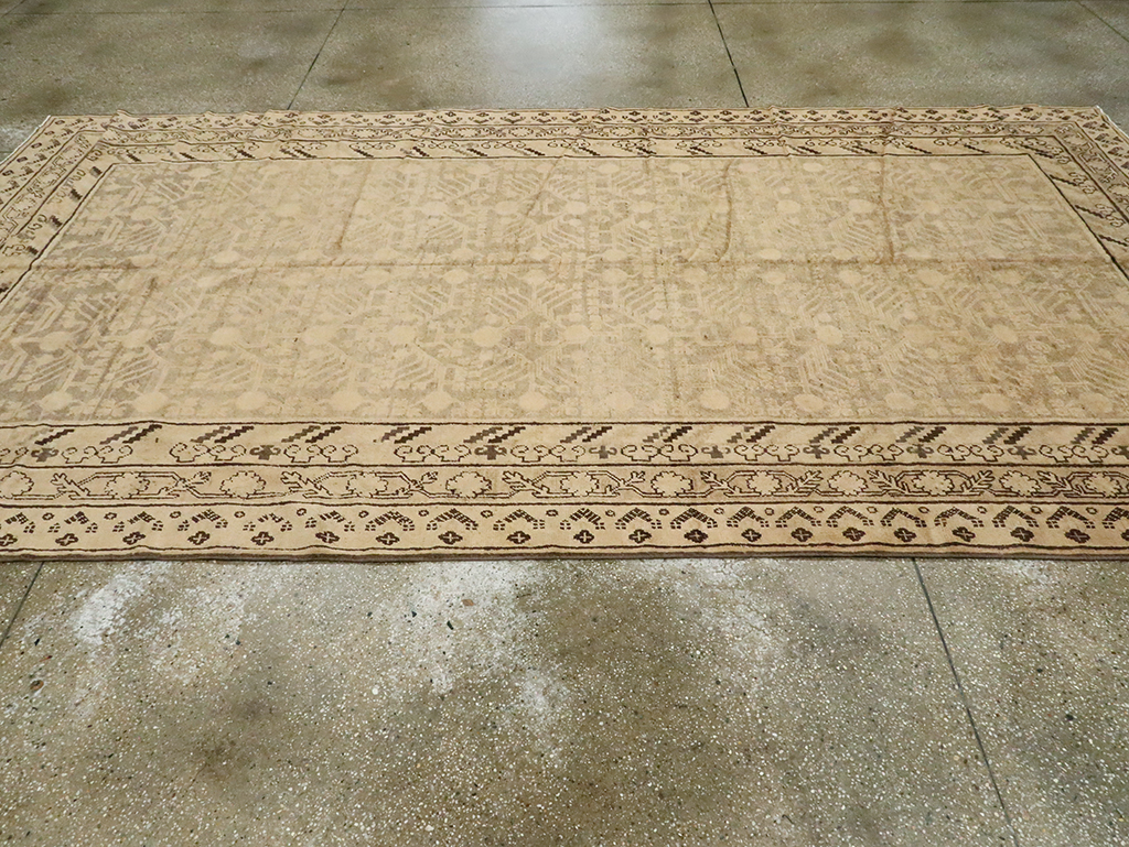 Vintage East Turkestan Khotan Carpet, No.18439 - Staging