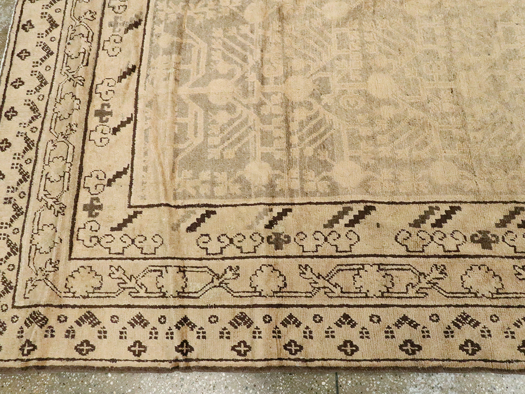 Vintage East Turkestan Khotan Carpet, No.18439 - Staging