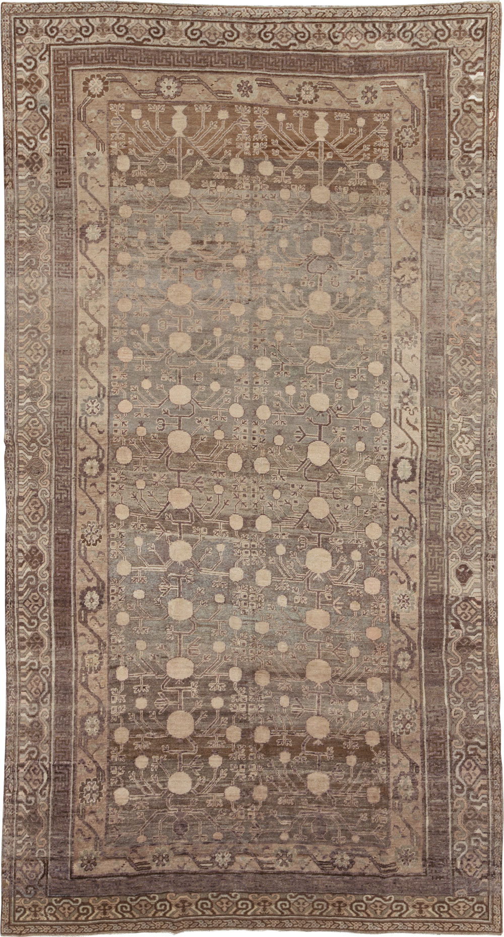 Vintage East Turkestan Khotan Carpet, No.18441 - Staging