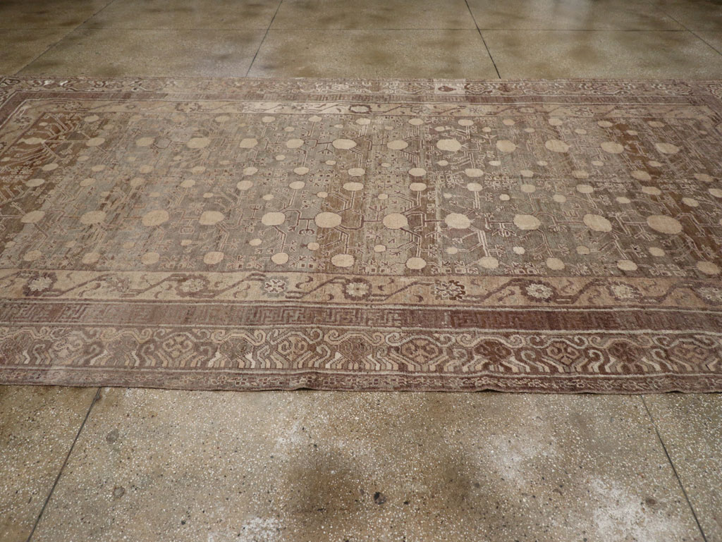 Vintage East Turkestan Khotan Carpet, No.18441 - Staging