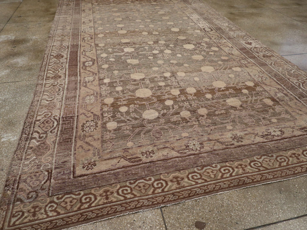 Vintage East Turkestan Khotan Carpet, No.18441 - Staging