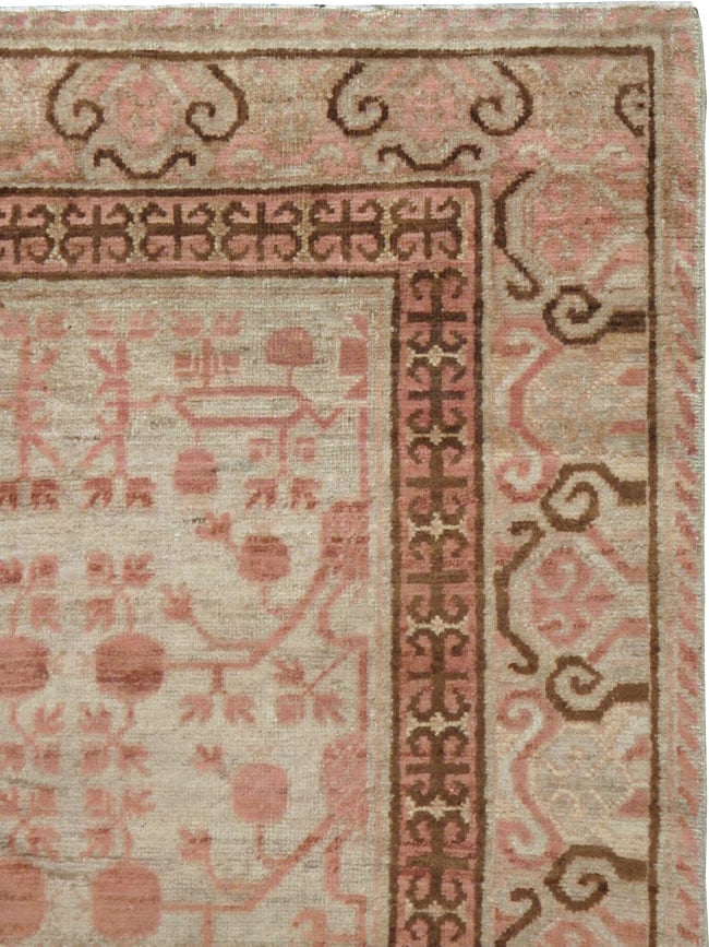 Vintage East Turkestan Khotan Rug, No.18442 - Staging