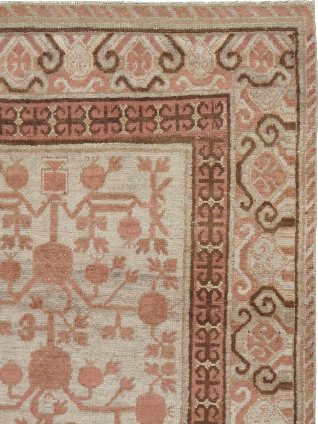 Vintage East Turkestan Khotan Rug, No.18442 - Staging