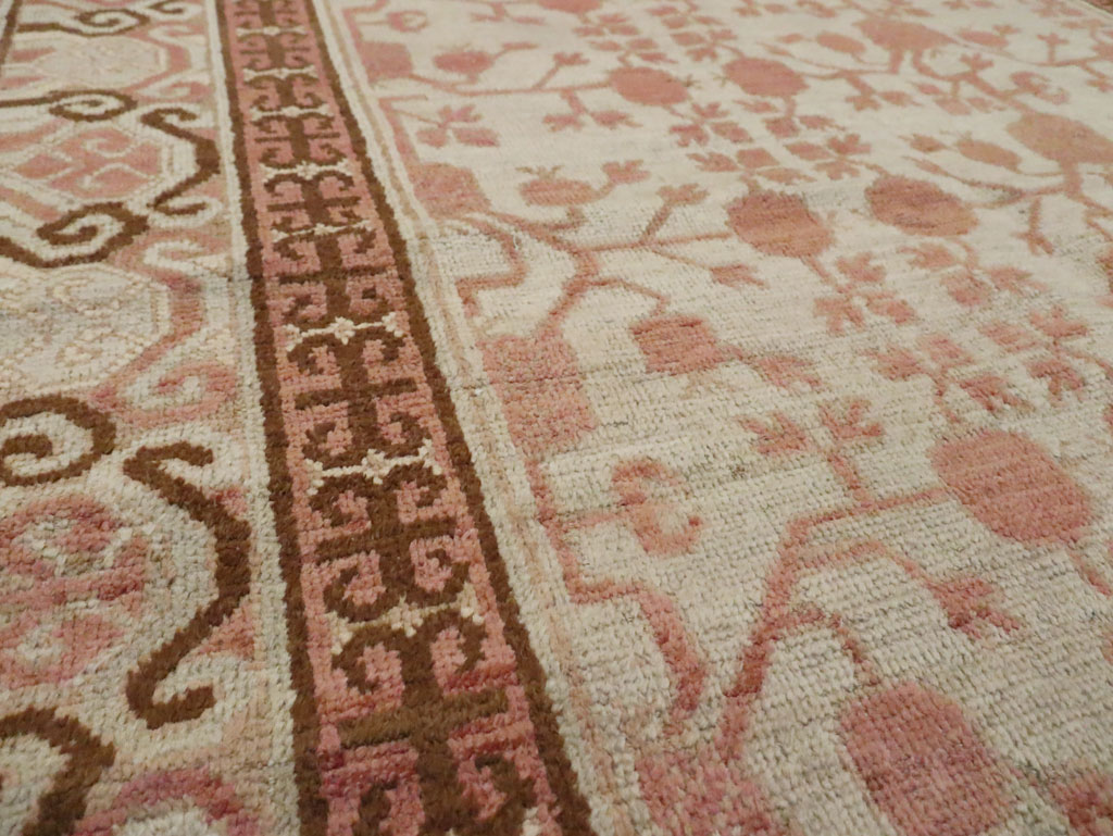 Vintage East Turkestan Khotan Rug, No.18442 - Staging
