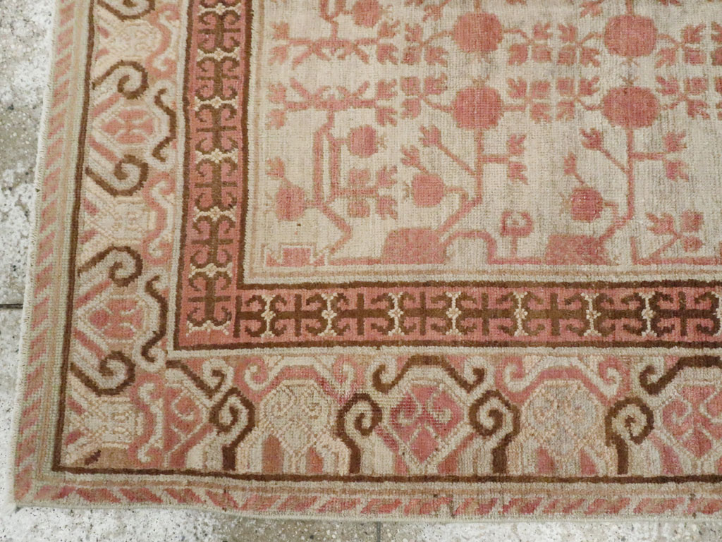 Vintage East Turkestan Khotan Rug, No.18442 - Staging