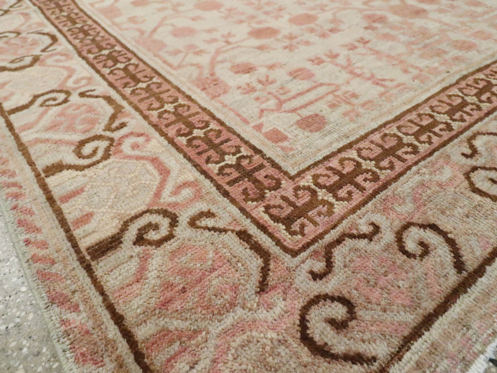 Vintage East Turkestan Khotan Rug, No.18442 - Staging