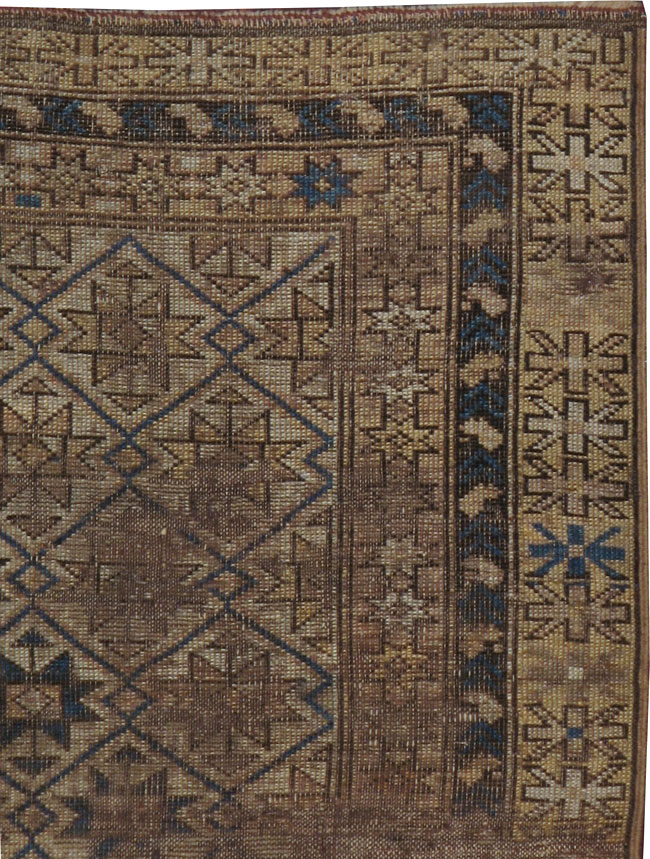 Antique Caucasian Shirvan Rug, No.18469 - Staging