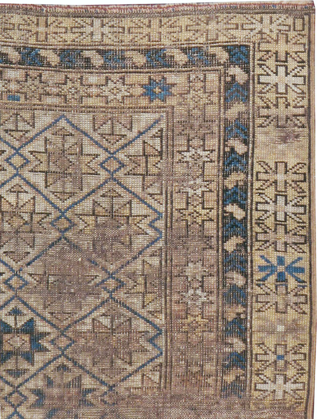 Antique Caucasian Shirvan Rug, No.18469 - Staging